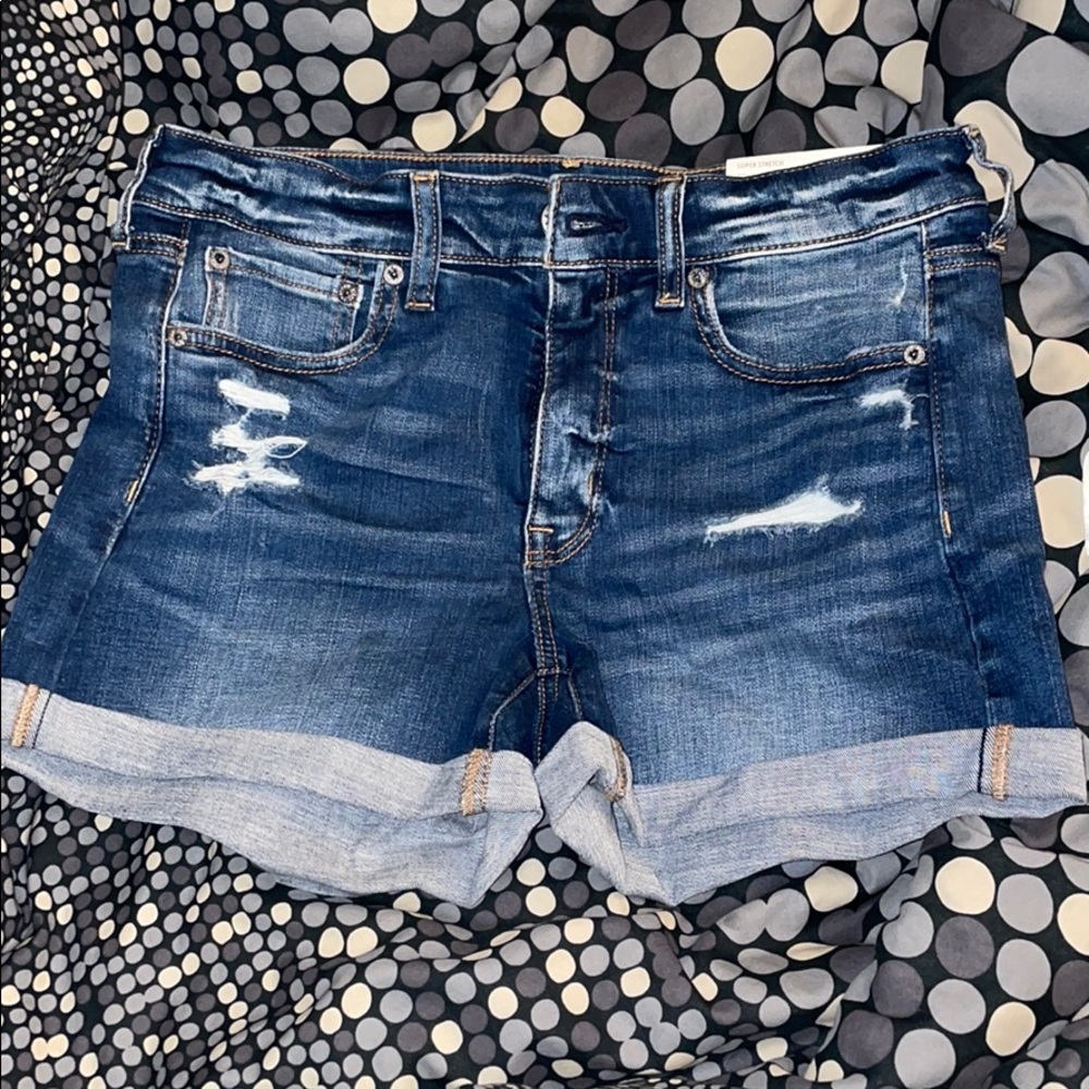 AE mid rise shorts